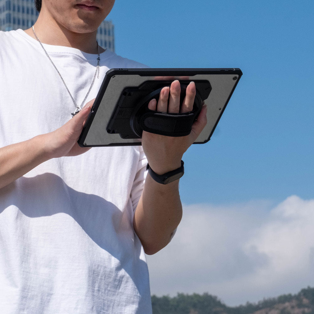 ARMOR-X iPad 10.2 (7th & 8th Gen.) 2019 / 2020 case The 360-degree adjustable hand offers a secure grip to the device and helps prevent drop.