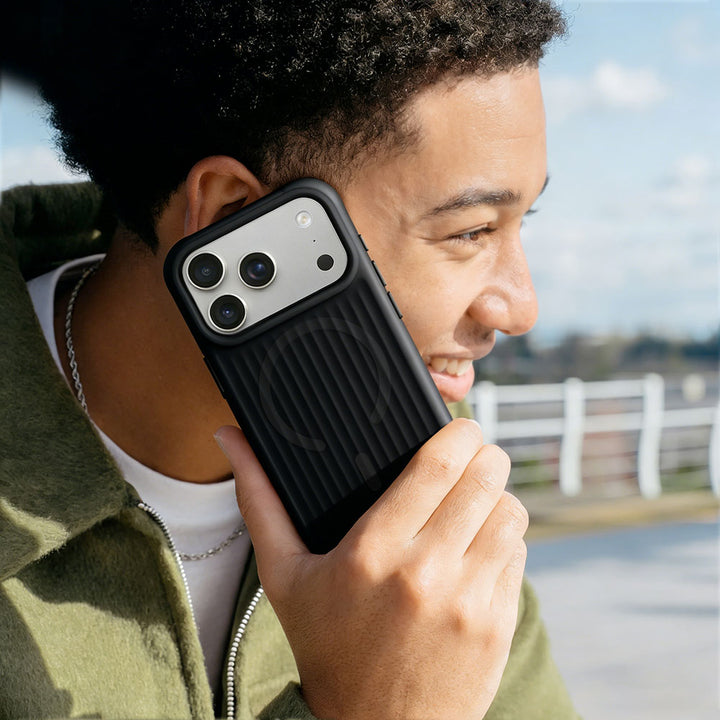 PTM-IPH-17PRO | iPhone 17 Pro | Corrugated Pattern Protective Case with MagSafe