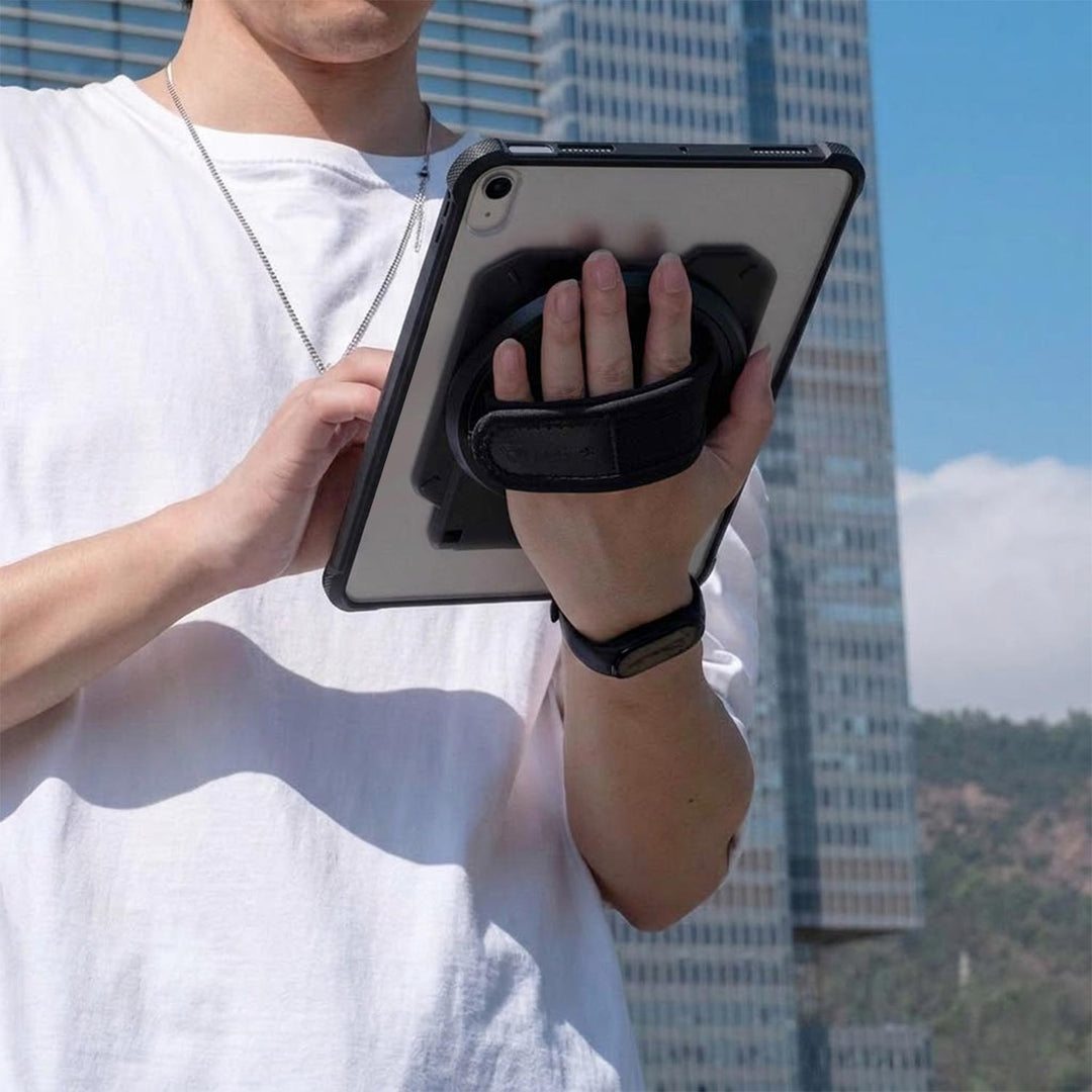 ARMOR-X case The 360-degree adjustable hand offers a secure grip to the device and helps prevent drop.