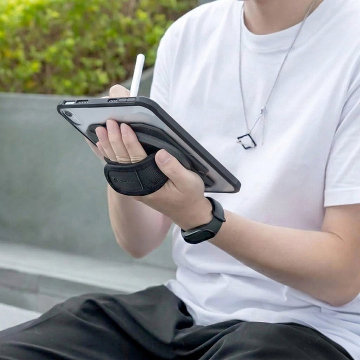 ARMOR-X case The 360-degree adjustable hand offers a secure grip to the device and helps prevent drop.