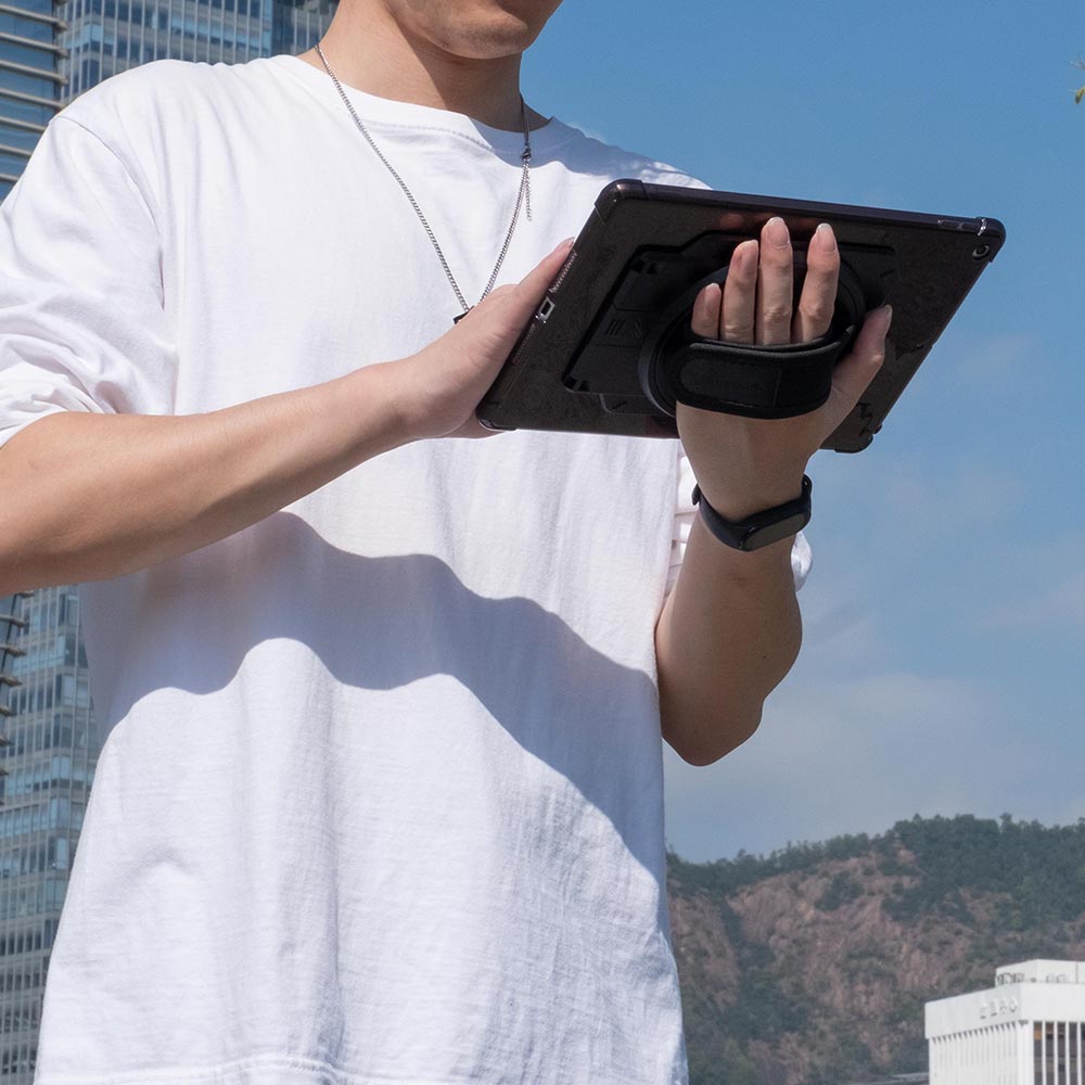ARMOR-X iPad air 1 / air 2 case The 360-degree adjustable hand offers a secure grip to the device and helps prevent drop.