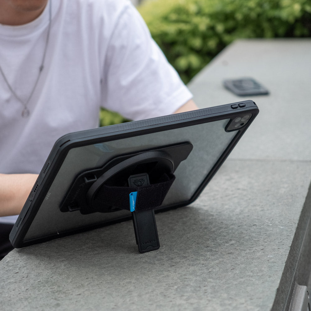 MUN-A12S | iPad Pro 11 ( 2nd Gen ) 2020 | IP68 Waterproof, Shock & Dust Proof Case With Handstrap & Kickstand