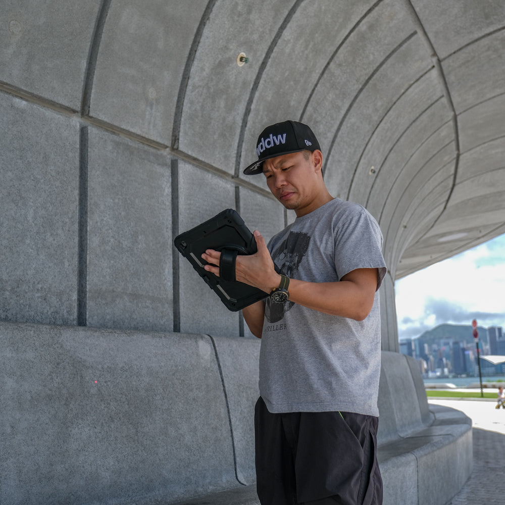 ARMOR-X iPad Pro 11 ( 2nd / 3rd Gen. ) 2020 / 2021 rugged case with hand strap. Perfect for public transit, IT project, education, VR, AR, workstation.